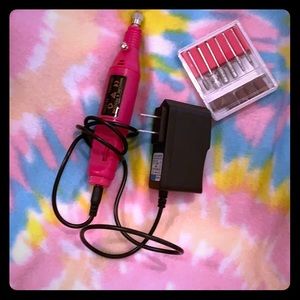 Electrical manicure/pedicure nail file